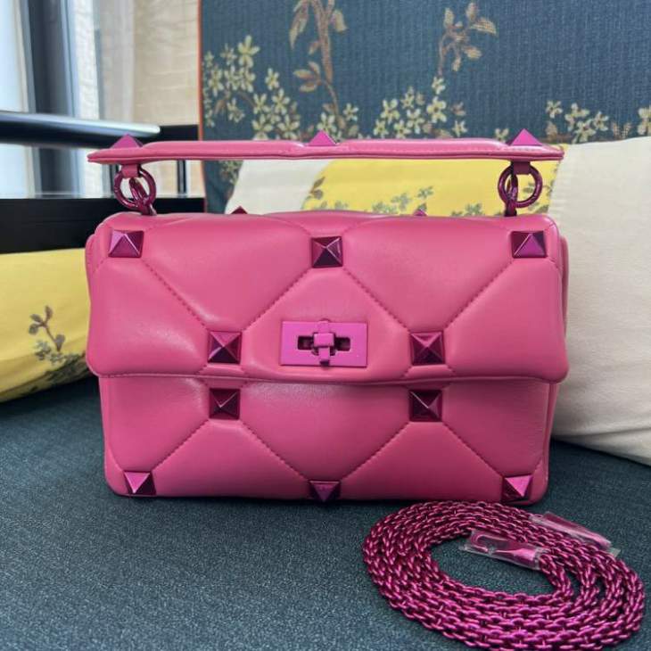 Picture of Valentino Handbags _SKUfw136585364fw
